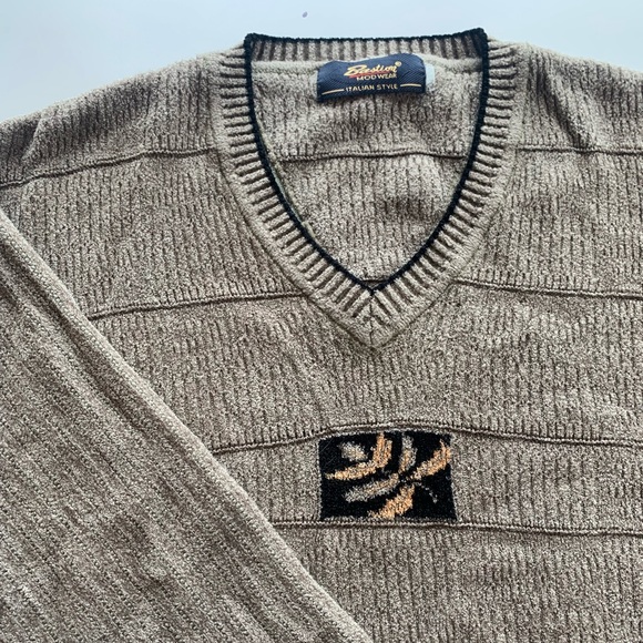 Vintage Soft Crewneck - Picture 4 of 6